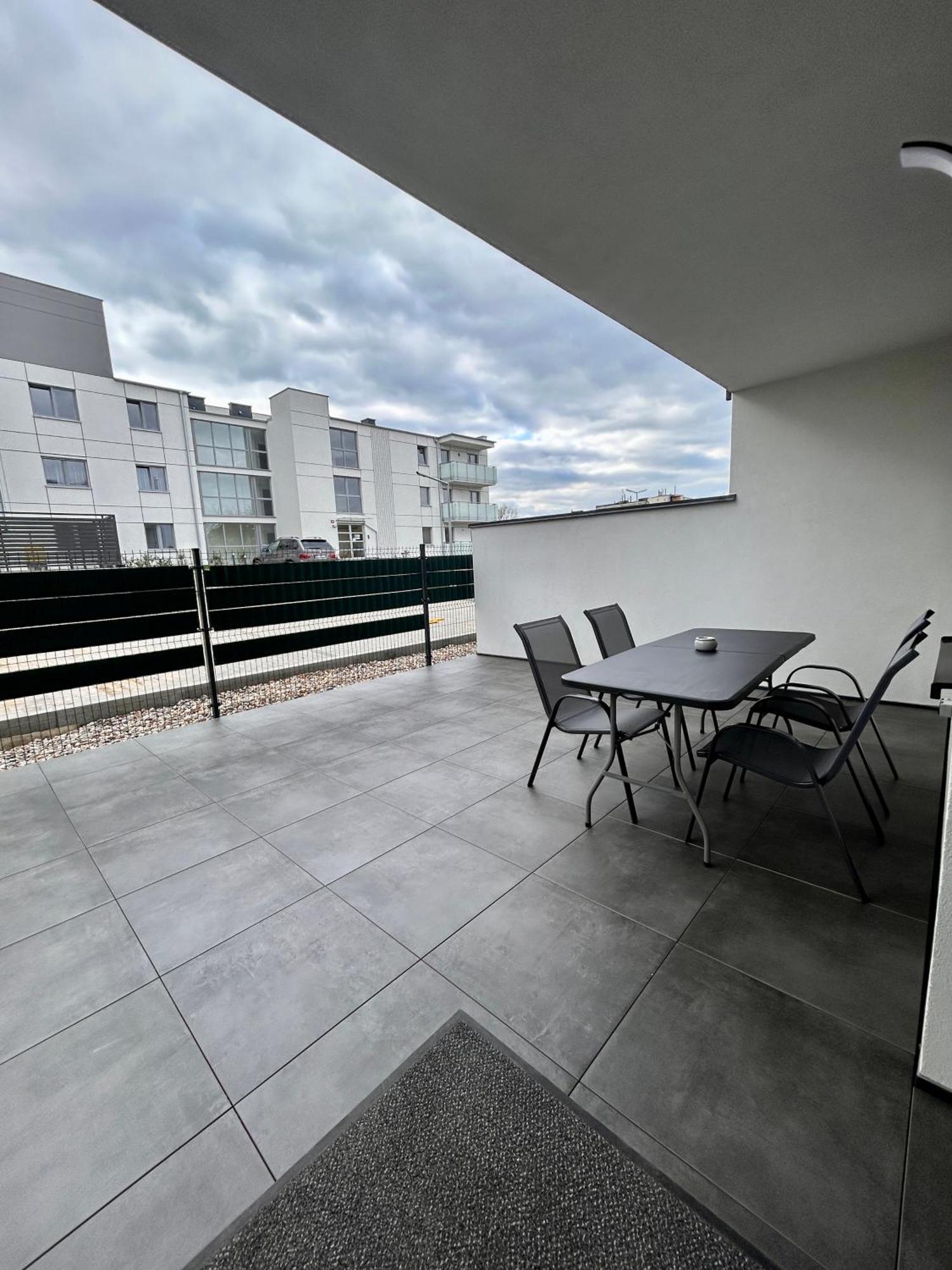 Boleslaviaapartments - Apartament Merci 4, Private Parking Free, Air Condition Boleslawiec  Exterior foto